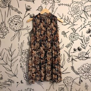 ✨ Floral Dress with Keyhole Back